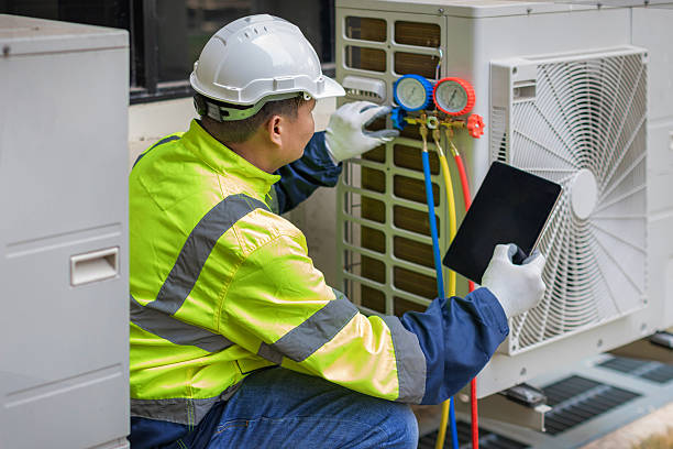 Professional Hvac technician working in Charleston Afb, SC